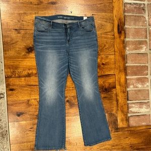 Old Navy Micro Flare Jeans in Size 16!